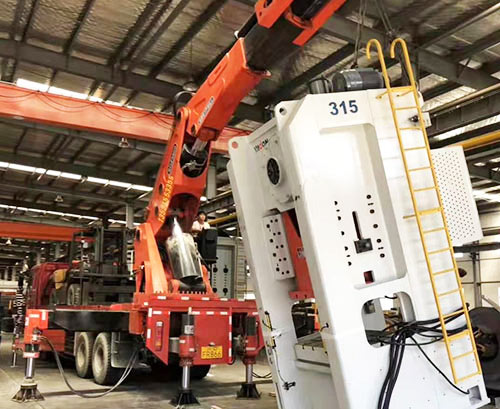 南京鼓楼附近随车吊出租，轻松解决运输难题