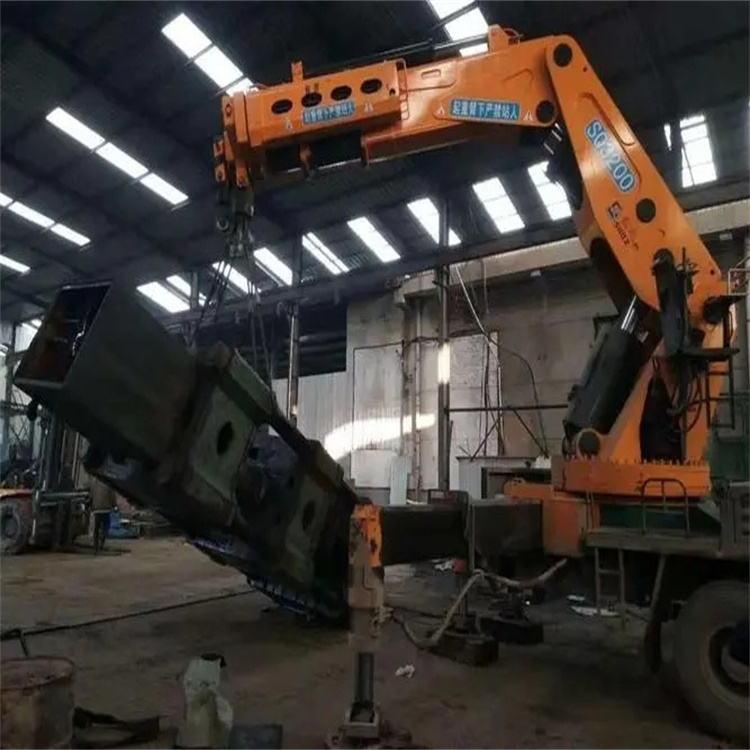 南京鼓楼130吨折臂吊车出租吊机租赁附近电话