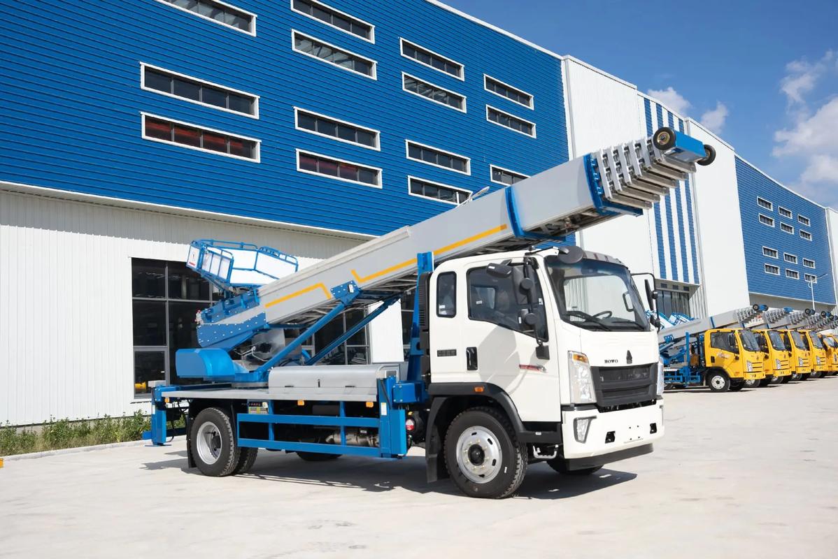 南京鼓楼出租云梯车高空作业车 建筑垃圾搬运