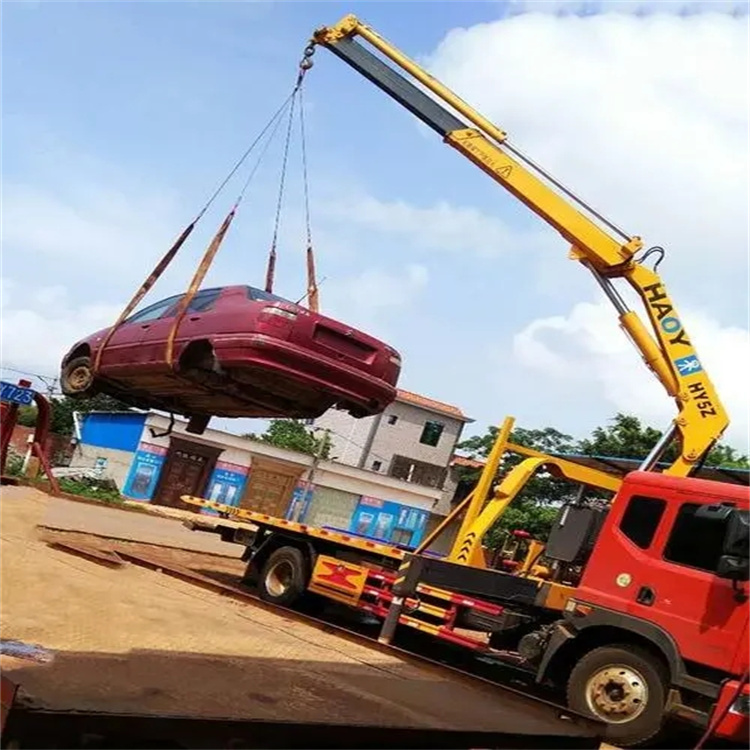 南京鼓楼吊车吊汽车的正确方法